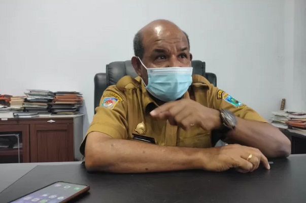Ketua harian Satgas COVID-19 Papua Barat Derek Ampnir.